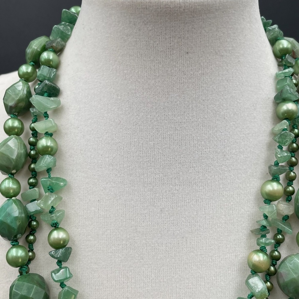 Vintage Green Faceted Green Agate Pearls Beaded Multi-Stranded Lobster Necklace - Picture 4 of 8